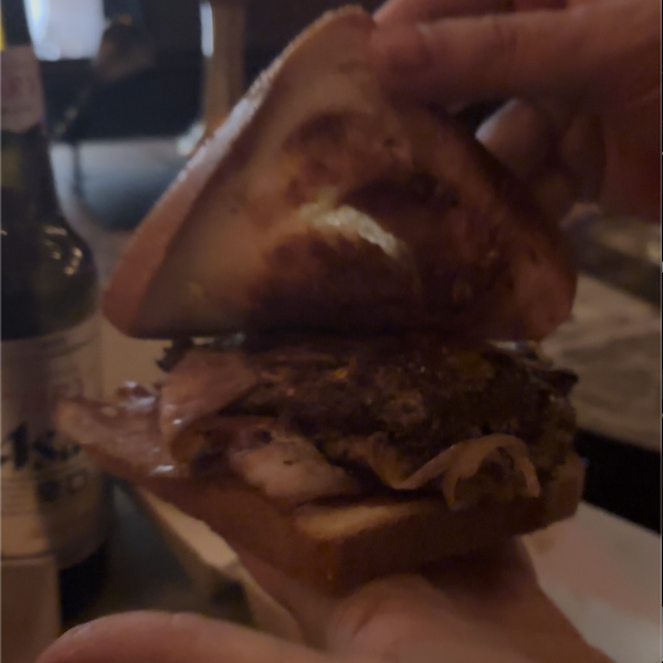 Paindemie BBQ burger show